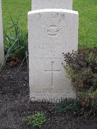 Berlin 1939-1945 War Cemetery - Barrett, Charles Rene